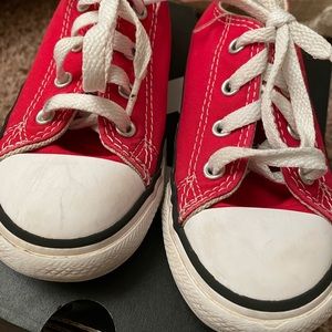 Red Converse 8c good condition